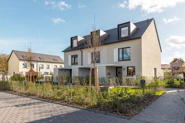 145 m_ Familienglück außen Alternative Titelbild