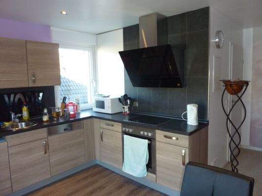 Die Einbauküche rechts