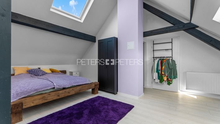 Schlafzimmer DG
