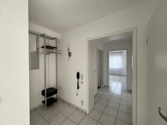 Haus-Linden-Leihgestern-Flur DG.JPG