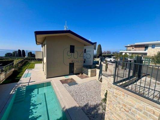 Exklusive Villa in ruhiger Lage – nur 500 m vom Zentrum von Lazise - Gardasee