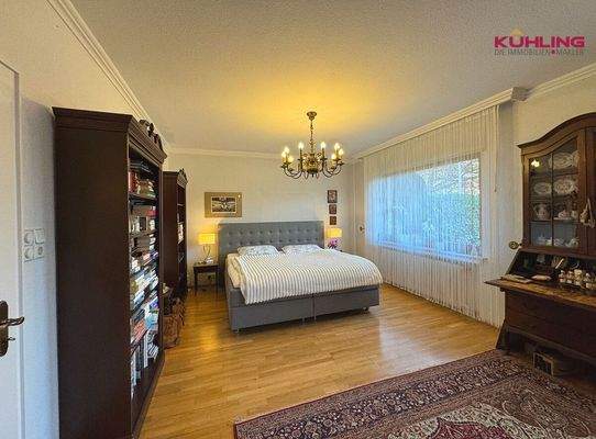 Großzügigkeit auch  im Schlafzimmer EG