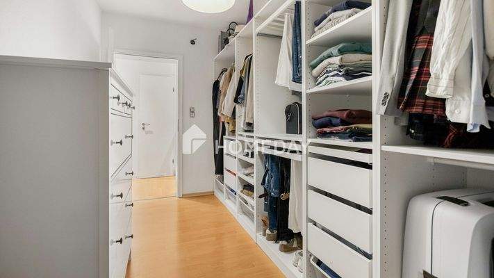 1. OG Ankleidezimmer 2