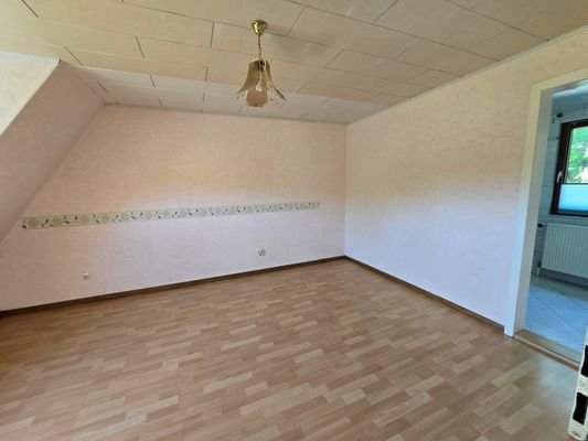  Schlafzimmer DG.jpg
