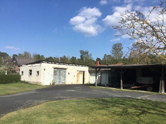 Werkstatt und Garagen