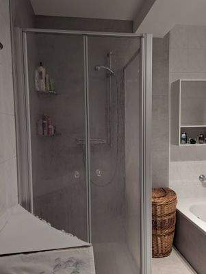 Dusche im Bad