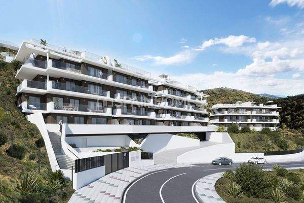 Flats in Hillside Location with Sea Views in Rincon de la Victoria