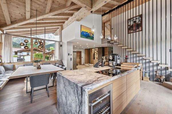 Die hochwertige Tischlerküche mit Essbereich 