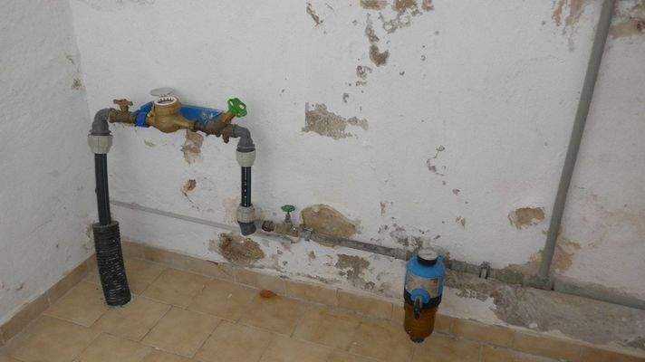 Wasseranschluss in der linken Hälfte