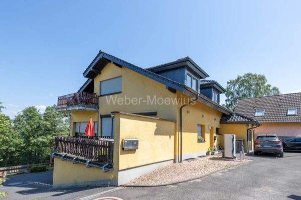 3025 seitliche Hausansicht