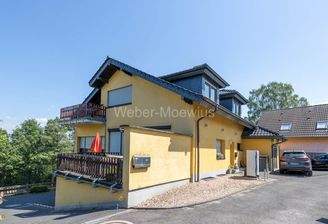 3025 seitliche Hausansicht