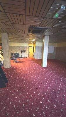 2 große Bereiche -verbunden