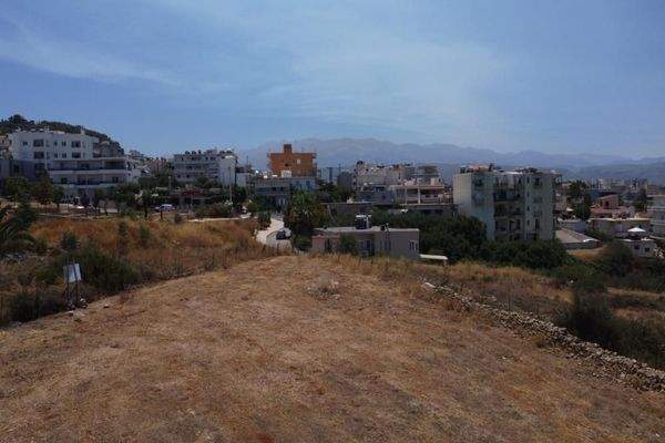 Kreta, Chania: Außergewöhnliches Grundstück mit Blick auf die Stadt und das Meer im Stadtteil Halepa zu verkaufen
