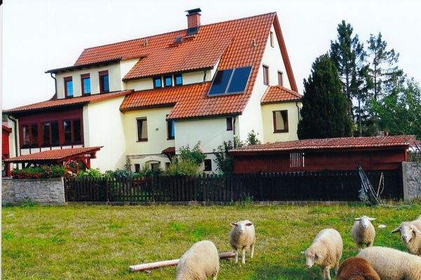 Hausansicht vom Garten aus