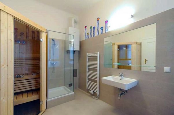 Wellnessbereich / Badezimmer /bathroom with sauna