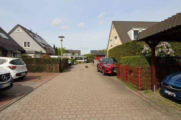 Privatstr. mit Stellplatz