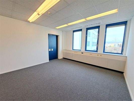 Büroraum (2)