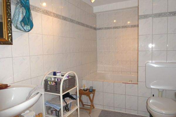 Badezimmer mit Wanne