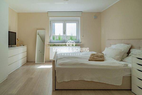 Schlafzimmer / Souterrain