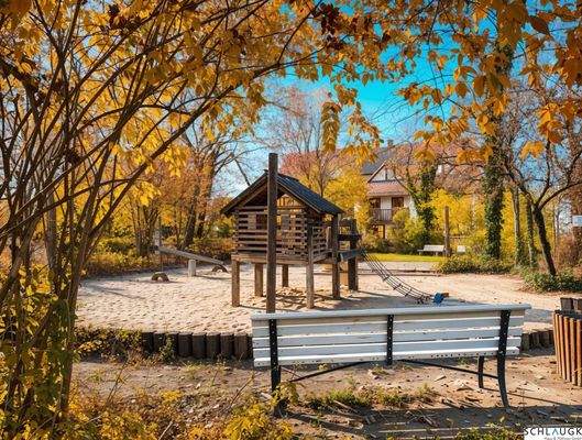 Außenanlage - Spielplatz 