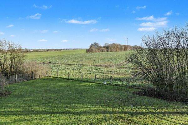 Grundst?ck in Feldrandlage