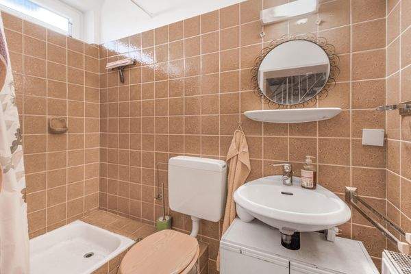 Badezimmer im Erdgeschoss