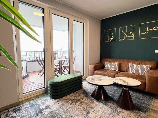 Wohnzimmer mit großer Loggia