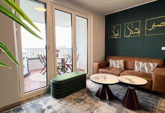 Wohnzimmer mit großer Loggia