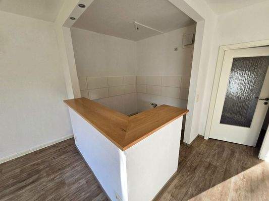 Küche mit Küchentresen 