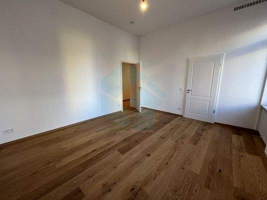 Schlafzimmer 1 mit Ankleide