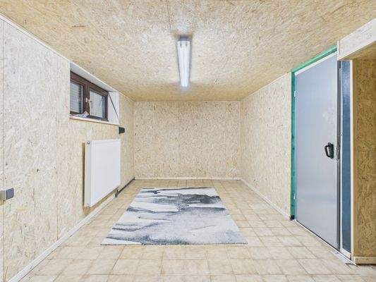 CAM01223G0-PR0125-STILL021