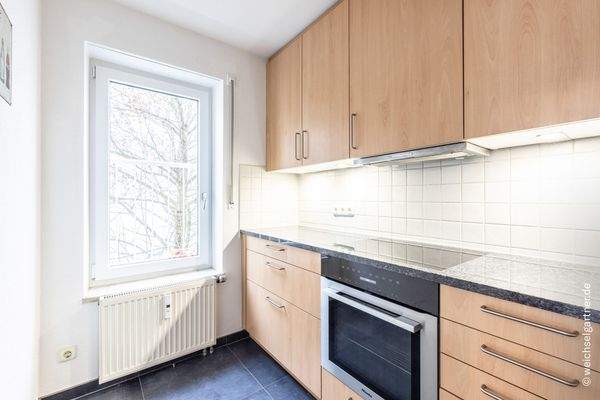 Küche mit Einbauküche