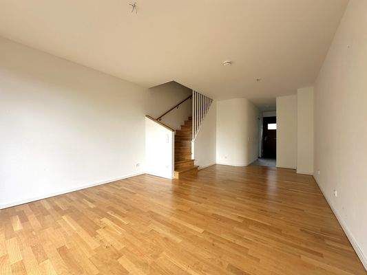 Geräumiges Wohnzimmer