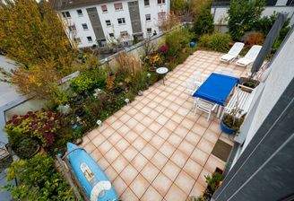 Blick auf großem Dachgarten