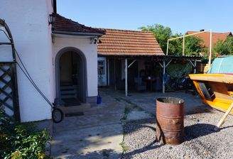 überdachter Eingangsbereich Südseite