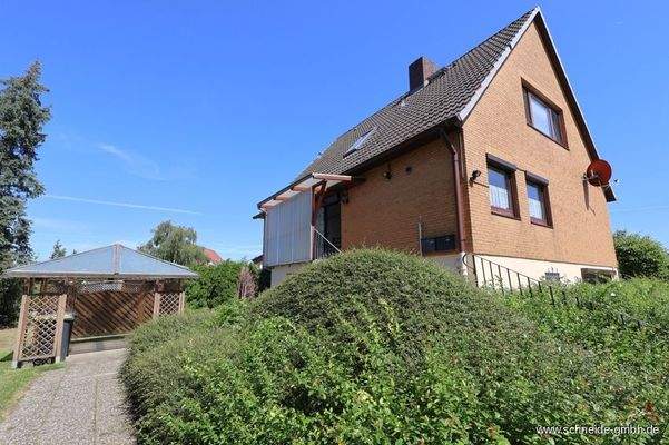 Hausansicht vom Eingang