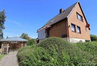 Hausansicht vom Eingang