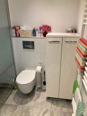 ... und das WC nebenan ....