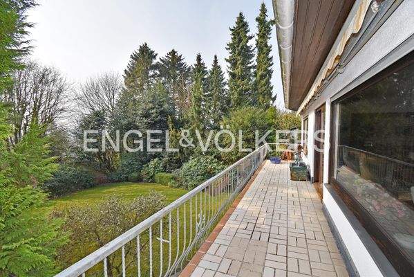 Großer Balkon (ca. 25 m²)