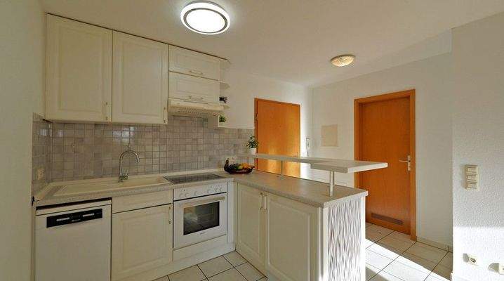 Praktische EBK + Theke!