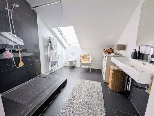 Vermietete Wohnung DG - Bad