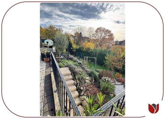 Treppenabgang in den Garten