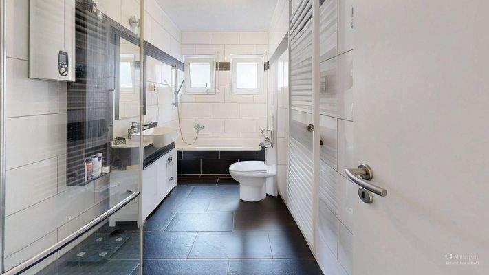 Kopie-Bathroom-Defurnished