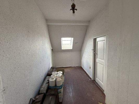 Flurbereich, Dachboden