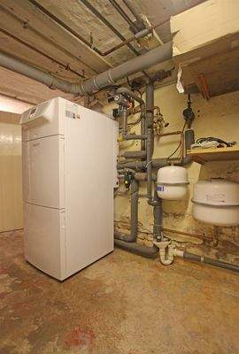 moderne Heiztechnik im Kellergeschoss