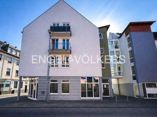 Hausansicht von der Hauptstraße (die Wohnung befindet sich im 2. OG)