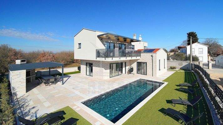 Moderne Villa umgeben von Natur und Geschichte