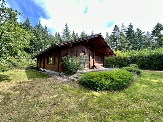 Ein Holzhaus mit wunderbarer Südterrasse