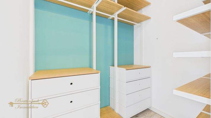 Begehbarer Kleiderschrank 