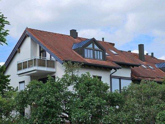 Dachgeschosswohnung mit Terrasse und Balkon